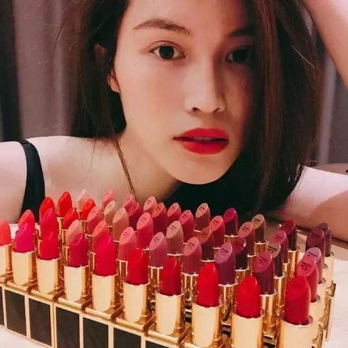 传奇人生口红爆料视频,揭秘明星们的口红秘密与人生故事 第2张 传奇人生口红爆料视频,揭秘明星们的口红秘密与人生故事 第2张