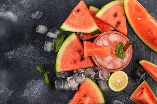 娱乐吃瓜的封面怎么做的,创意与技巧的完美融合 第2张 娱乐吃瓜的封面怎么做的,创意与技巧的完美融合 第2张