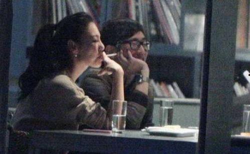 狗仔爆料喜剧人塌房视频,喜剧人塌房视频引发热议,娱乐圈再掀风波 第3张 狗仔爆料喜剧人塌房视频,喜剧人塌房视频引发热议,娱乐圈再掀风波 第3张