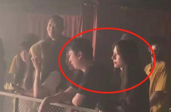 网红蜡笔小姜的视频吃瓜,揭秘娱乐圈幕后真相 第3张 网红蜡笔小姜的视频吃瓜,揭秘娱乐圈幕后真相 第3张