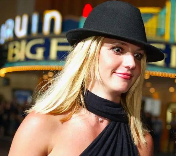 欧美娱乐圈爆料贴,揭秘明星背后的秘密与争议 第2张 欧美娱乐圈爆料贴,揭秘明星背后的秘密与争议 第2张