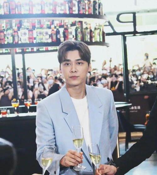 男明星新瓜最新爆料,男明星神秘恋情曝光，细节令人咋舌