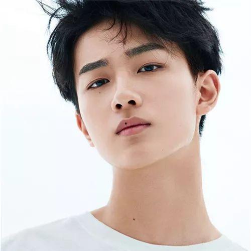 李宏毅最新爆料新闻视频,揭秘娱乐圈惊人内幕！