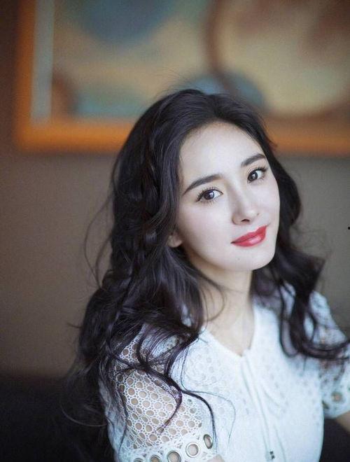 杨幂圈内真实爆料是谁啊,娱乐圈内幕大曝光，究竟是谁的爆料引发热议？