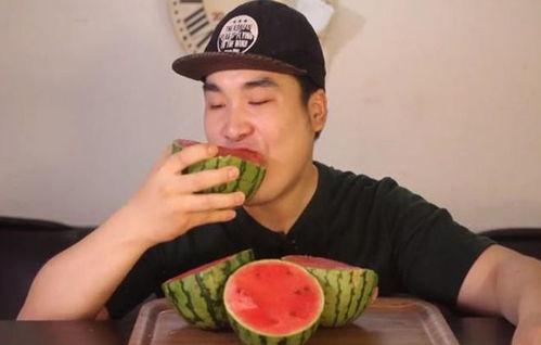 网红刘雅婧吃瓜是真的吗,真相还是炒作? 第2张 网红刘雅婧吃瓜是真的吗,真相还是炒作? 第2张