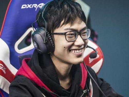 爆料女友吃饭视频,甜蜜瞬间引发网友热议 第2张 爆料女友吃饭视频,甜蜜瞬间引发网友热议 第2张