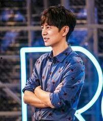 何炅爆料娱乐圈合约,揭秘明星背后的真实困境  第3张