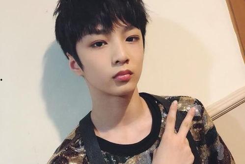 刘耀文娱乐圈爆料视频,揭秘明星幕后真相