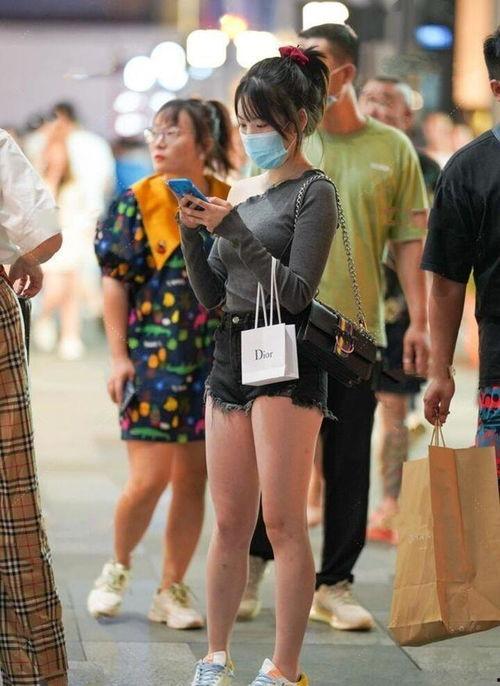 娱乐吃瓜君打底裤,揭秘打底裤界的时尚潮流与趣味故事 第2张 娱乐吃瓜君打底裤,揭秘打底裤界的时尚潮流与趣味故事 第2张