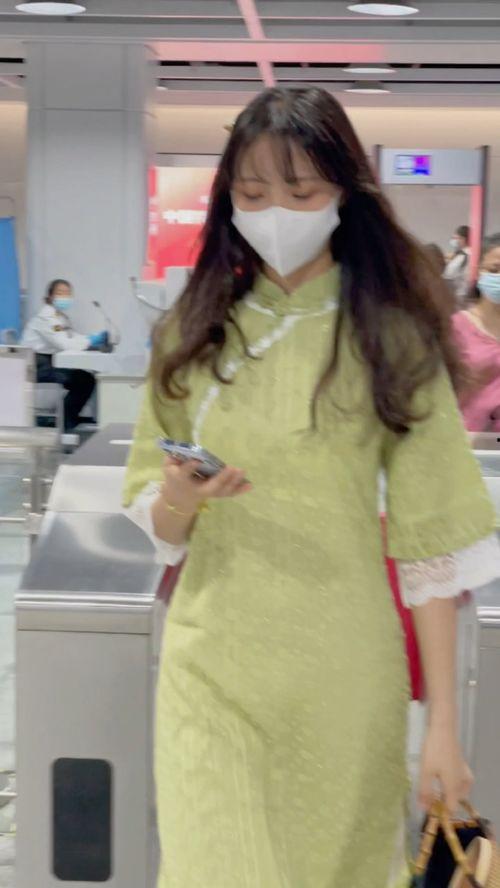 穿旗袍的网红吃瓜视频,网红风采尽显 第2张 穿旗袍的网红吃瓜视频,网红风采尽显 第2张